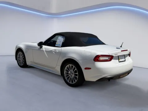 More photos of 2018 FIAT 124 Spider Classica at Twin City Certified, TN