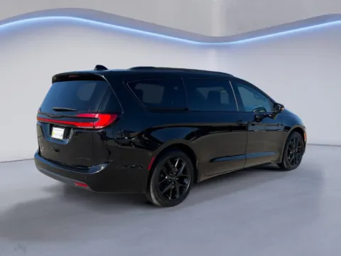 Another view of 2025 Chrysler Pacifica Limited for sale in Maryville, TN at Twin City Certified