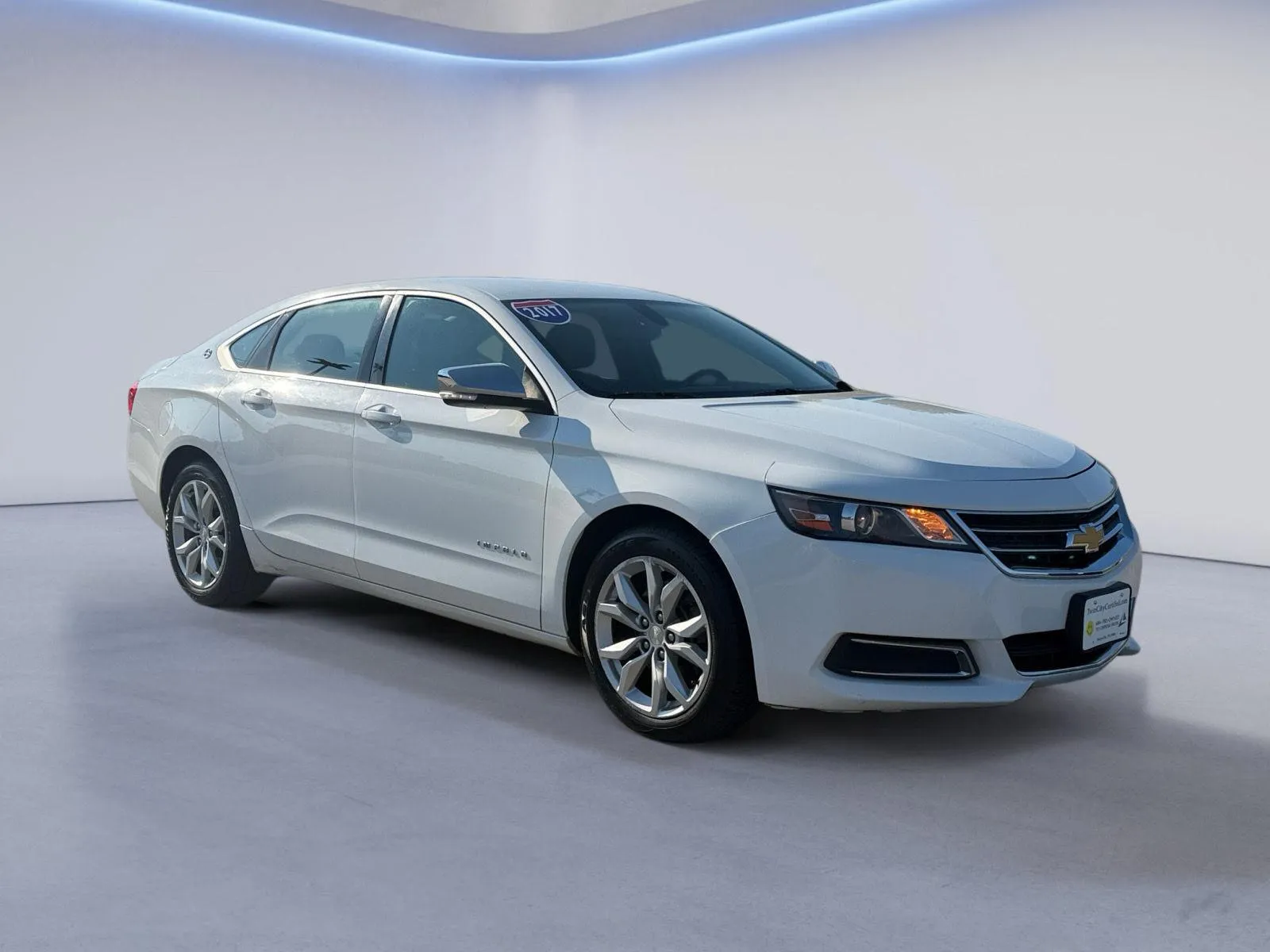 White 2017 Chevrolet Impala LT for sale in Maryville, TN