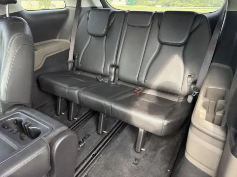 More photos of 2025 Kia Carnival LXS at Twin City Certified, TN