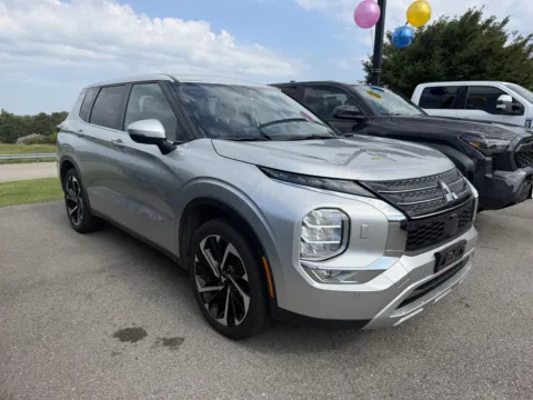 Silver 2024 MITSUBISHI OUTLANDER SE for sale in Maryville, TN