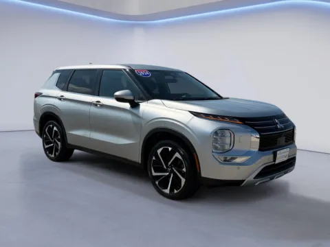 Silver 2024 MITSUBISHI OUTLANDER SE for sale in Maryville, TN