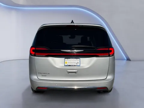 More photos of 2024 Chrysler Pacifica Touring L at Twin City Certified, TN