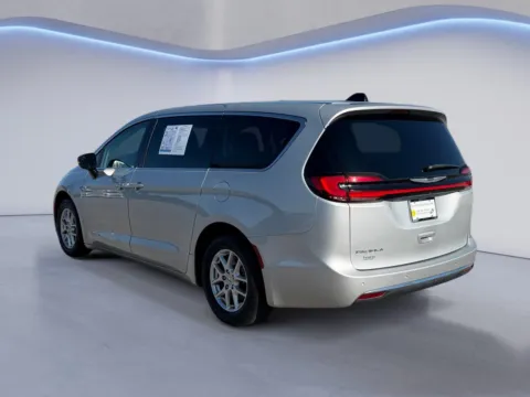 More photos of 2024 Chrysler Pacifica Touring L at Twin City Certified, TN