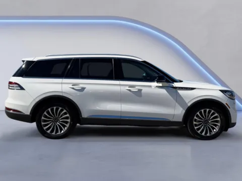 Photos of 2022 Lincoln Aviator Reserve for sale in Maryville, TN at Twin City Certified