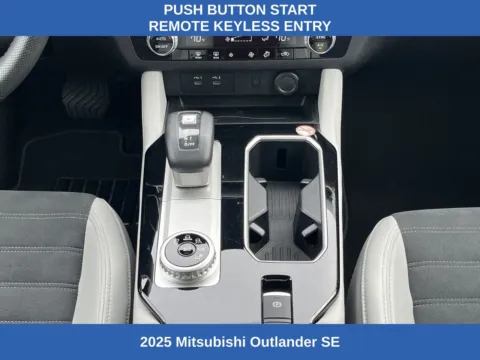More photos of 2025 Mitsubishi Outlander SE at Nissan South Morrow, GA