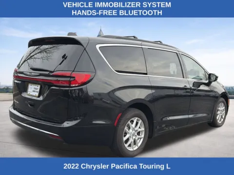 More photos of 2022 Chrysler Pacifica Touring L at Nissan South Morrow, GA