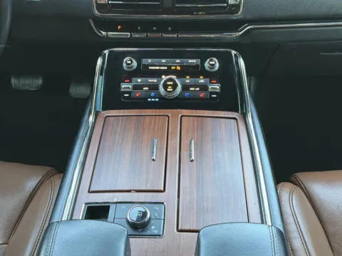 More photos of 2020 Lincoln Navigator Reserve at Nissan South Morrow, GA
