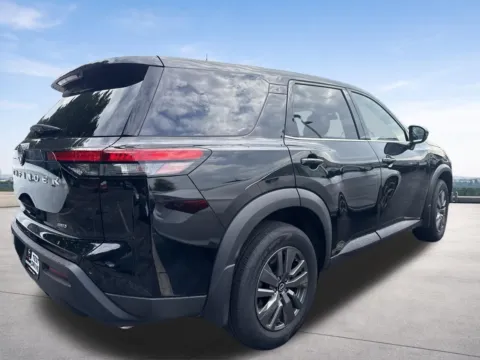 More photos of 2025 Nissan Pathfinder S at Nissan South Morrow, GA