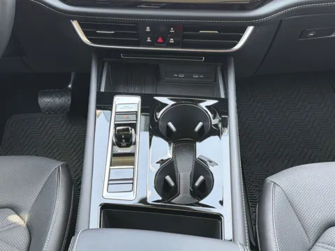 More photos of 2025 Volkswagen Atlas 2.0T SE w/Technology at Nissan South Morrow, GA
