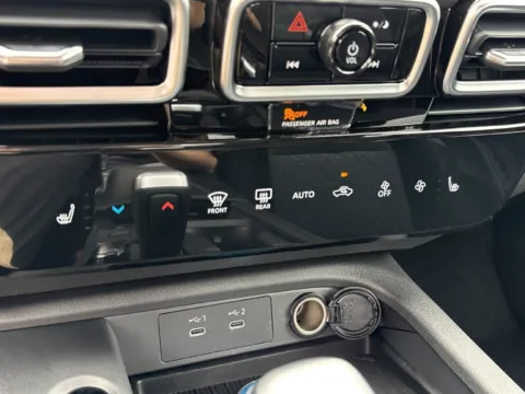 More photos of 2027 Nissan Sentra SV at Nissan South Morrow, GA