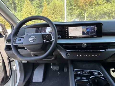 Another view of 2026 Nissan Murano Platinum for sale in Morrow, GA at Nissan South Morrow