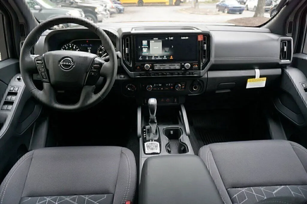 2026 Nissan Frontier SV - Photo 8