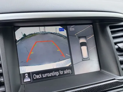 More photos of 2020 Nissan Pathfinder SL at Nissan of Lithia Springs, GA