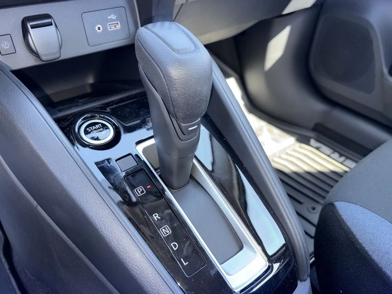 2025 Nissan Versa Sedan SV - Photo 13