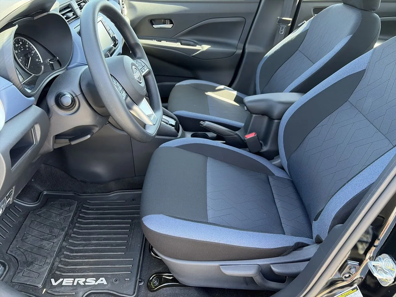 2025 Nissan Versa Sedan SV - Photo 20