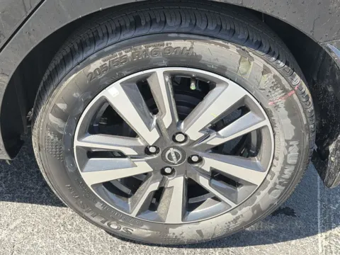 More photos of 2025 Nissan Versa 1.6 SV at Nissan of Lithia Springs, GA