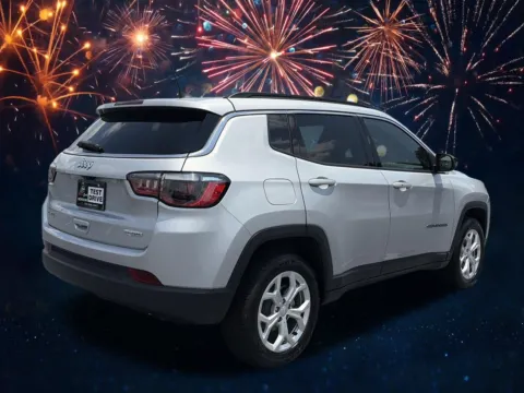 More photos of 2024 Jeep Compass Latitude at Nissan of Lithia Springs, GA