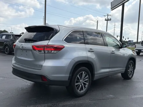 More photos of 2018 Toyota Highlander XLE at Nissan of Lithia Springs, GA