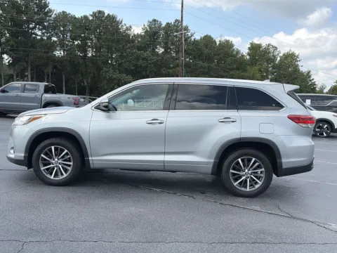 Photos of 2018 Toyota Highlander XLE for sale in Lithia Springs, GA at Nissan of Lithia Springs
