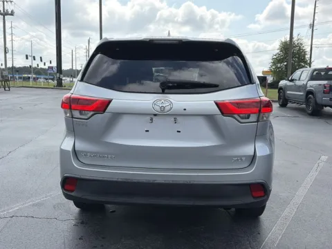 More photos of 2018 Toyota Highlander XLE at Nissan of Lithia Springs, GA