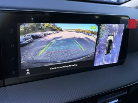 More photos of 2027 Nissan Kicks SR at Nissan of Lithia Springs, GA