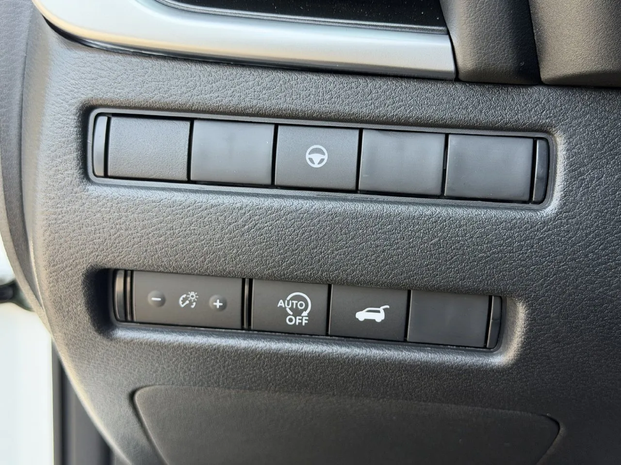 2026 Nissan Rogue SV - Photo 13