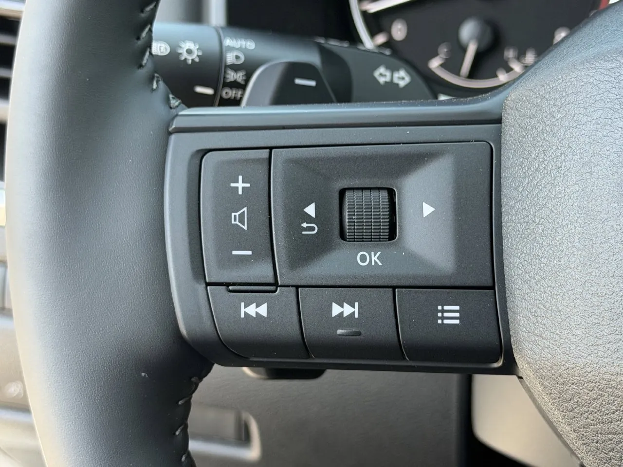 2026 Nissan Rogue SV - Photo 9