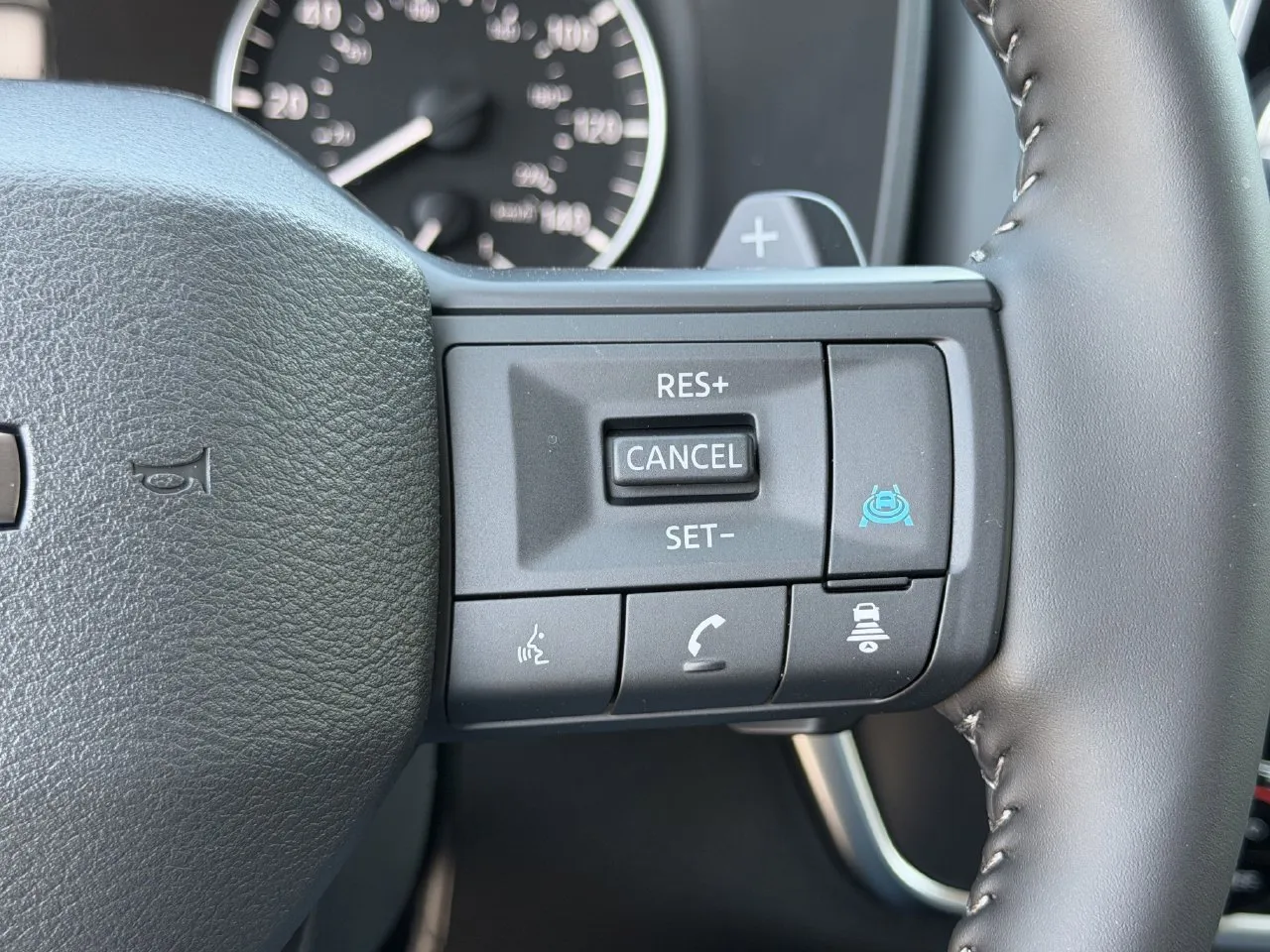 2026 Nissan Rogue SV - Photo 8
