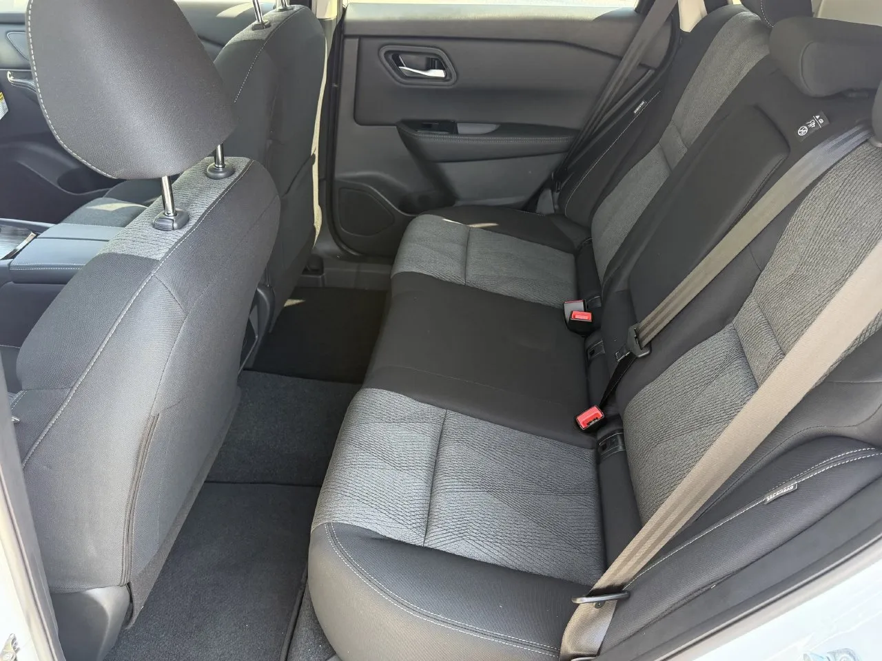 2026 Nissan Rogue SV - Photo 18