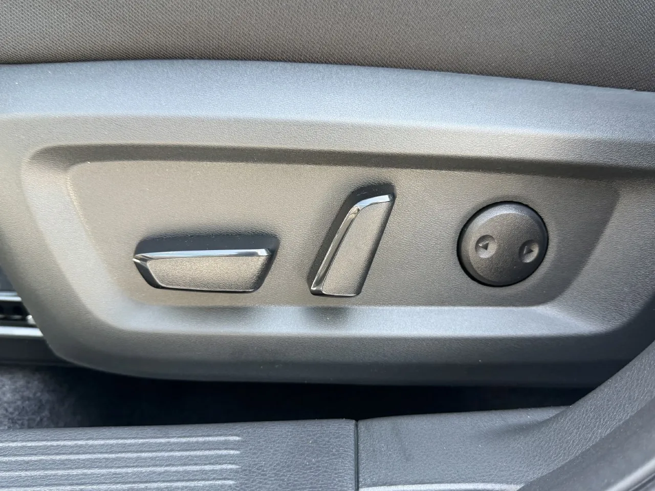 2026 Nissan Rogue SV - Photo 17