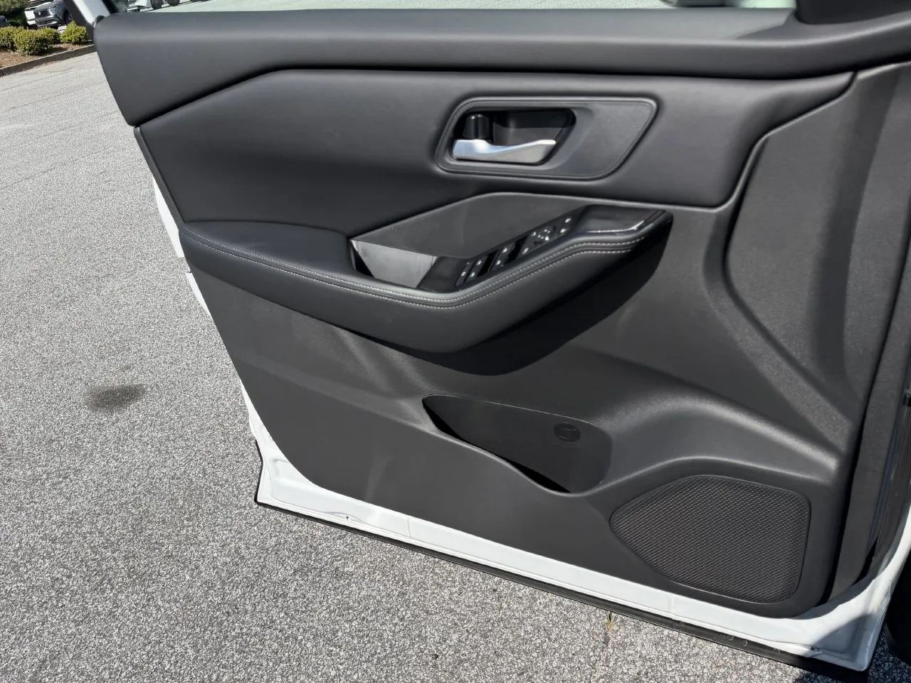 2026 Nissan Rogue SV - Photo 14