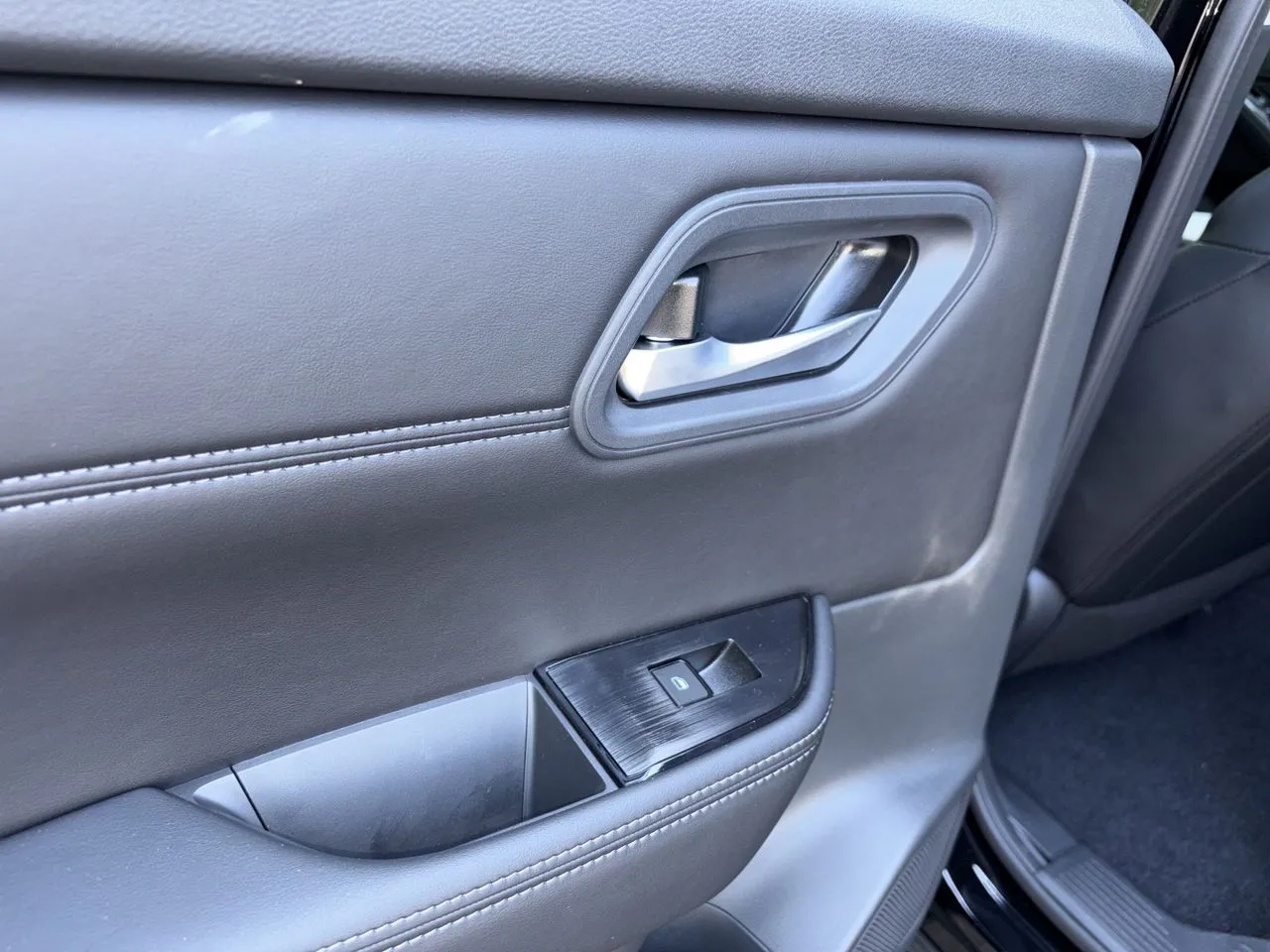 2026 Nissan Rogue SV - Photo 25