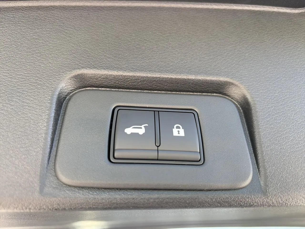 2026 Nissan Rogue SV - Photo 10