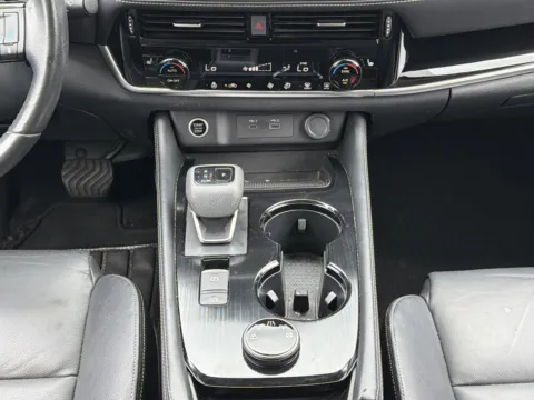 More photos of 2023 Nissan Rogue SL at Nissan South Morrow, GA