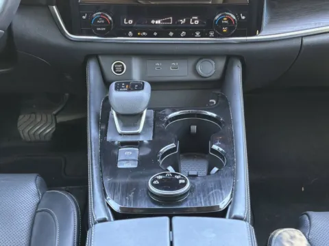 More photos of 2023 Nissan Rogue Platinum at Nissan South Morrow, GA