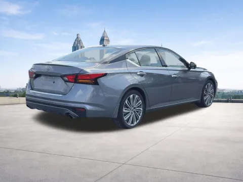 More photos of 2023 Nissan Altima 2.5 SL at Nissan South Morrow, GA