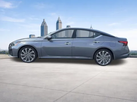 Photos of 2023 Nissan Altima 2.5 SL for sale in Morrow, GA at Nissan South Morrow