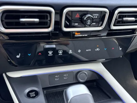 More photos of 2026 Nissan Sentra SL at Nissan South Morrow, GA