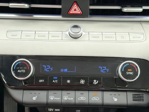 More photos of 2025 Hyundai Elantra Limited at Nissan South Morrow, GA