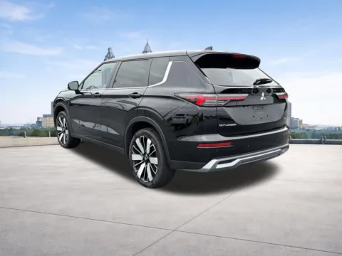 Another view of 2025 Mitsubishi Outlander SE for sale in Lithia Springs, GA at Nissan of Lithia Springs