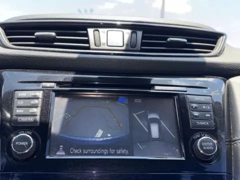 More photos of 2017 Nissan Rogue SL at Nissan of Lithia Springs, GA
