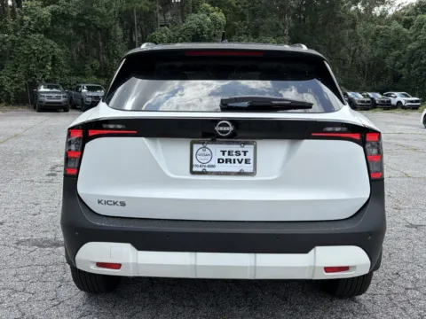 More photos of 2027 Nissan Kicks SR at Nissan of Lithia Springs, GA
