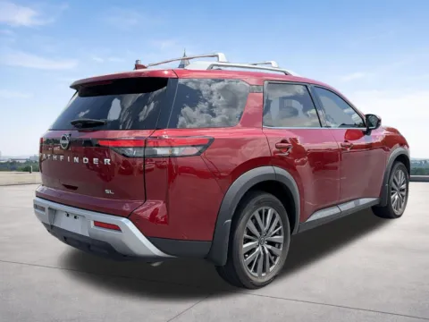 More photos of 2024 Nissan Pathfinder SL at Nissan of Lithia Springs, GA