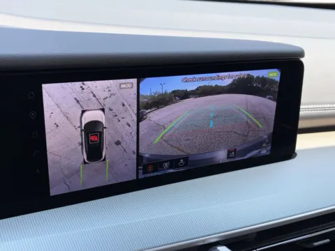 More photos of 2027 Nissan Murano Platinum at Nissan of Lithia Springs, GA
