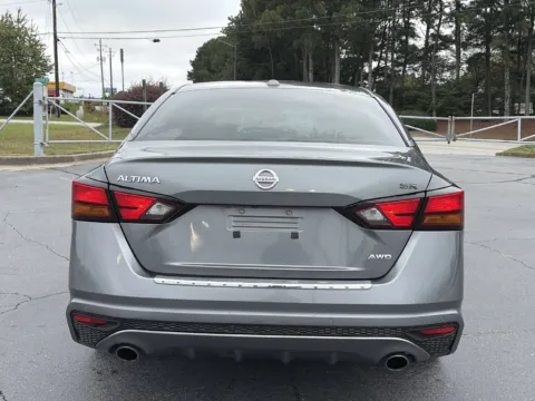 More photos of 2022 Nissan Altima 2.5 SR at Nissan of Lithia Springs, GA
