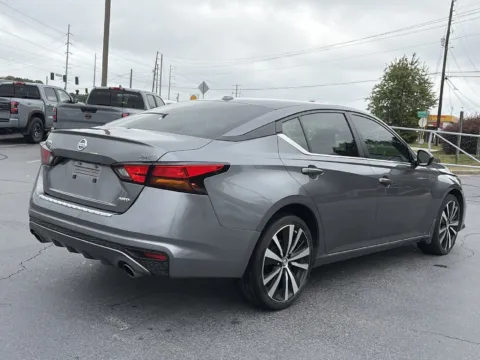 More photos of 2022 Nissan Altima 2.5 SR at Nissan of Lithia Springs, GA