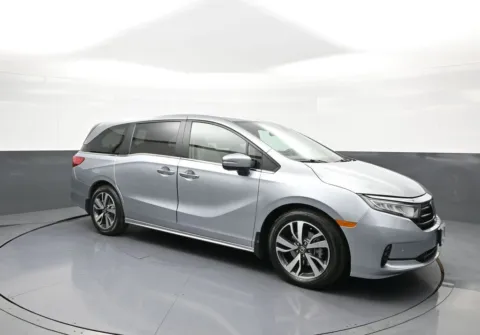 More photos of 2023 Honda Odyssey Touring at Plaza Honda, NY