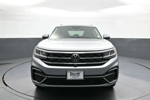 Photos of 2023 Volkswagen Atlas 3.6L V6 SEL Premium R-Line for sale in Brooklyn, NY at Plaza Honda