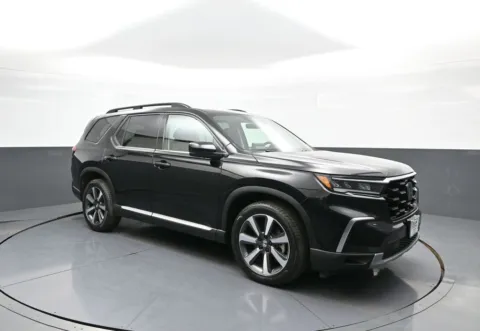 More photos of 2023 Honda Pilot Touring at Plaza Honda, NY